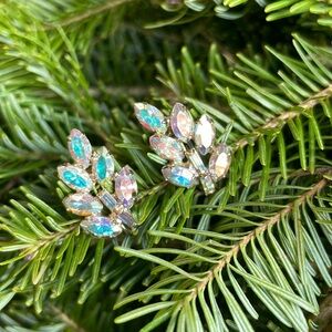 VINTAGE AB RHINESTONE CLIP EARRINGS ELEGANT LEAF DESIGN